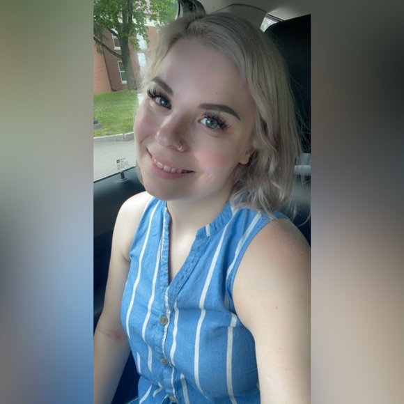 Meet your Posher, Nina - Picture 3 of 3